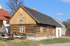 164 Vinaice nmst star domek.JPG