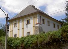 HeiligenkreuzPfarrhaus 01.jpg