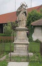 https://upload.wikimedia.org/wikipedia/commons/thumb/7/72/Dohalice_-_Svat%C3%BD_Jan_Nepomuck%C3%BD.jpg/800px-Dohalice_-_Svat%C3%BD_Jan_Nepomuck%C3%BD.jpg