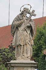 https://upload.wikimedia.org/wikipedia/commons/thumb/7/72/Dohalice_-_Svat%C3%BD_Jan_Nepomuck%C3%BD.jpg/800px-Dohalice_-_Svat%C3%BD_Jan_Nepomuck%C3%BD.jpg