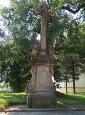 Kel, k u kostela sv. Petra a Pavla.JPG