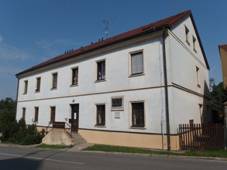 Kel, rodn dm brat Kik.JPG