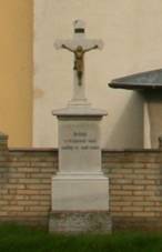 https://upload.wikimedia.org/wikipedia/commons/6/65/Lubom%C4%9B%C5%991kostel.jpg