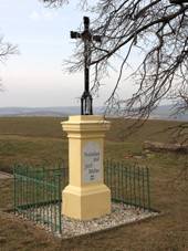 Nmiky (okres Beclav) - k na vrchu Puclejty.jpg