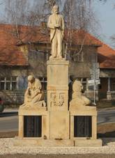 Tany - pomnk TGM, bezen 2014.jpg