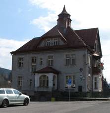 Doln Maxov, radnice.jpg