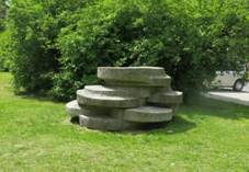 Kamenn plastika ve Vysok ulici v Jabloneckch Pasekch (Q104974816) 01.jpg