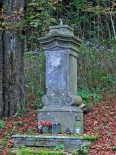 Rejdice - socha svatho Antonna Padunskho (podstavec) (3).JPG