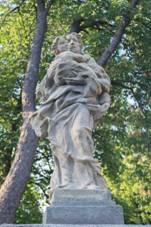 https://upload.wikimedia.org/wikipedia/commons/thumb/f/f6/Kr%C3%A1sn%C3%A1_%28Jistebsko%29_26_-_socha.jpg/800px-Kr%C3%A1sn%C3%A1_%28Jistebsko%29_26_-_socha.jpg
