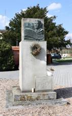 idovice, memorial.jpg