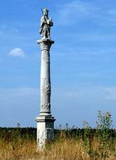 Brtnice, sloup se sochou svatho Leopolda (01b).jpg