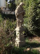 Jihlava - socha sv. Jana Nepomuckho v Kikov ulici (4).JPG