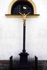 Crucifix near Church of Saint James in Jihlava in 2014.JPG