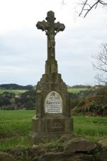 Wayside cross near Vr�anov, Kamenice, Jihlava District.jpg