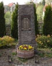 Poho (u Prahy) - pomnk padlm (1).JPG