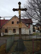 m - k ped kostelem.JPG