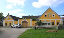 m, Poton, old farm.jpg