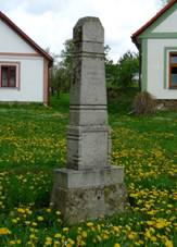 Mutynves, pomnk 01.jpg