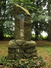 Nov Olen, pomnk Jana Amose Komenskho.jpg