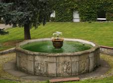 Stovice, kana v zahrad tovrny.jpg