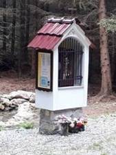 Kaplika u Vovy studnky nad Bohdalnem (Q67186012) 02.jpg