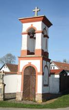 Chapel in Cholunn, irovnice, Pelhimov District.jpg
