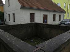 Beneov nad ernou, kana u koly.JPG