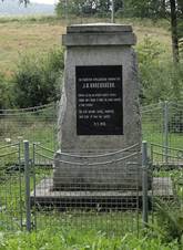 Dlouh Stropnice - pomnk konce vlky.jpg