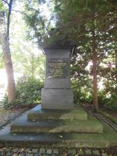 Frymburk, nmst, pomnk osvobozen.jpg