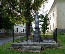 Hojn Voda, pomnk 01.jpg