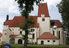 File:Horn Stropnice - kostel sv Mikule, jin pohled.jpg