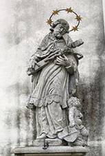 File:Horn Stropnice - socha sv. Jana Nepomuckho u kostela.jpg