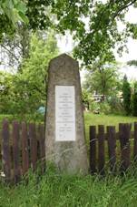 Klen, pomnk obtem 1. a 2. svtov vlky (01).jpg