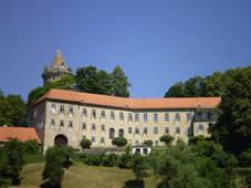 Romberk, horn hrad s v Jakobnkou.JPG