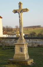 http://www.pfarrkirche-sonnberg.de/Images/Friedhof/Friedhof_alt_Kreuz1.jpg