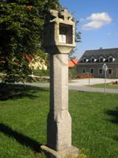 http://upload.wikimedia.org/wikipedia/commons/f/f7/Bo%C5%BE%C3%AD_muka_na_n%C3%A1vsi_(%C5%BDumberk).JPG