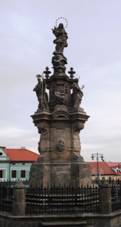 https://upload.wikimedia.org/wikipedia/commons/thumb/a/a8/Kladno_mariansky_sloup.JPG/800px-Kladno_mariansky_sloup.JPG