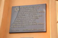 Plaque of jewish transports at Central Kladno in Kladno, Kladno District.jpg