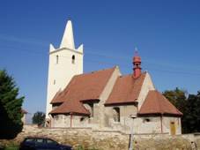 Kostel Narozen P.Marie erven Peky.JPG