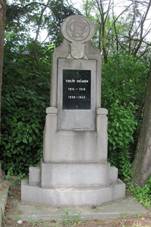 Doubravany, pomnk.jpg