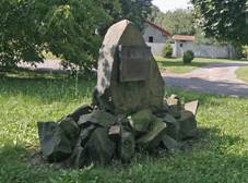 Kojice pomn�k ob�t� II. sv. v�lky.JPG