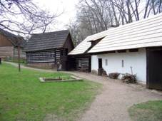 MLS Kouim, chalupa se pcharem z Bude.jpg