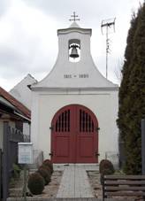 https://upload.wikimedia.org/wikipedia/commons/thumb/d/d0/Zalesany_D._KaplickaDetail.jpg/800px-Zalesany_D._KaplickaDetail.jpg