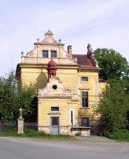 �kola a kaple, Hed�any.jpg