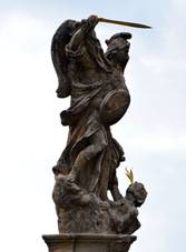 https://upload.wikimedia.org/wikipedia/commons/thumb/4/49/Hvozd_-_socha_Archand%C4%9Bla_Michaela.jpg/800px-Hvozd_-_socha_Archand%C4%9Bla_Michaela.jpg