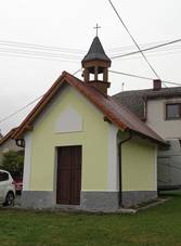 Pln, kaple, pohled mrn zprava.jpg