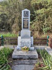 Pomnk padlm v Rakoluskch.jpg