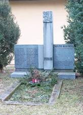 Pomnk padlm v Dnov (Q66564746) 02.jpg