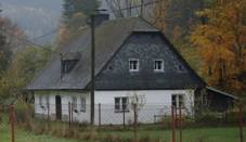 Komora, chalupa.jpg