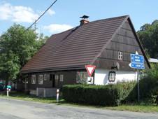 Petrovice (okres Bruntl) L. Venkovsk staven.jpg